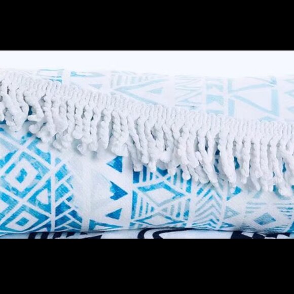 DSW Brand New Beach blanket - color blue - Picture 2 of 4